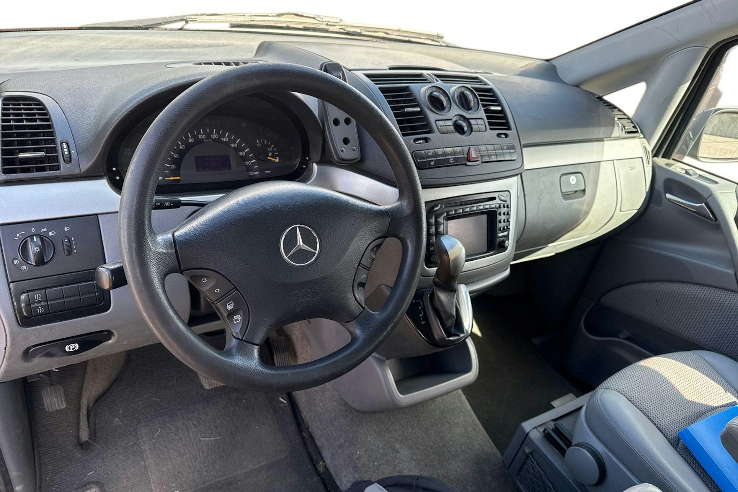 Valkoinen Mercedes-Benz Viano 2006 kuva 7.