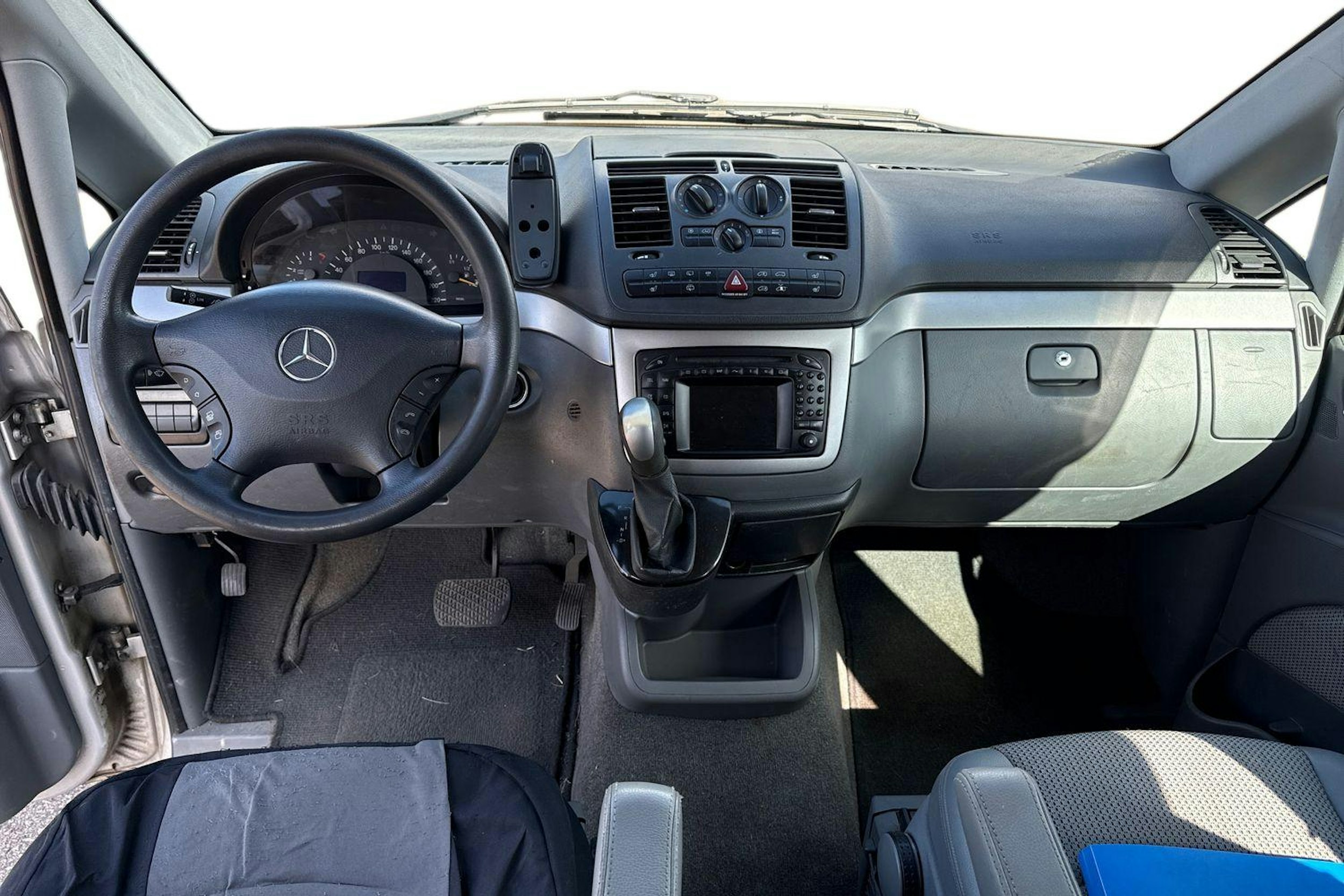 Valkoinen Mercedes-Benz Viano 2006 kuva 9.