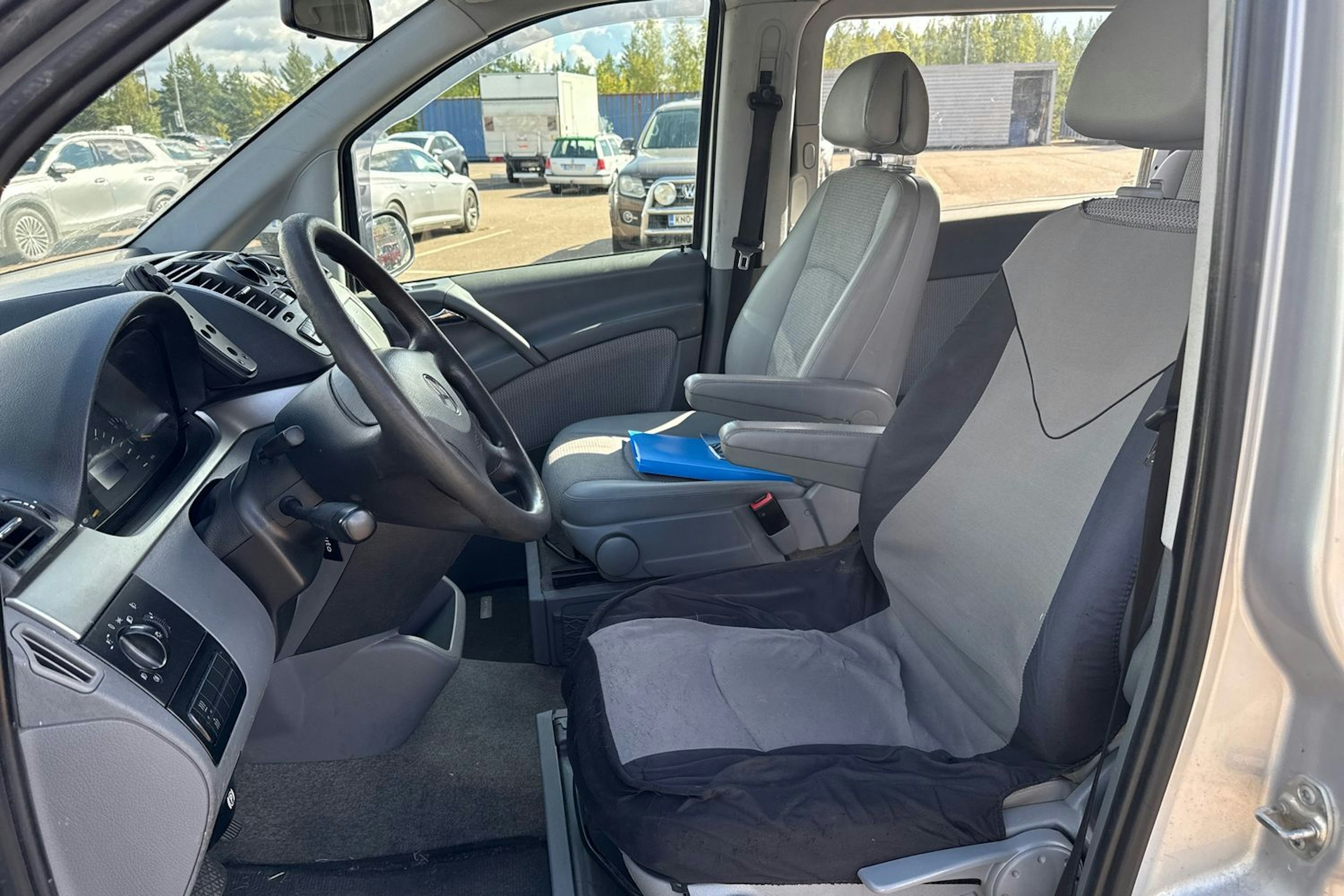 Valkoinen Mercedes-Benz Viano 2006 kuva 17.