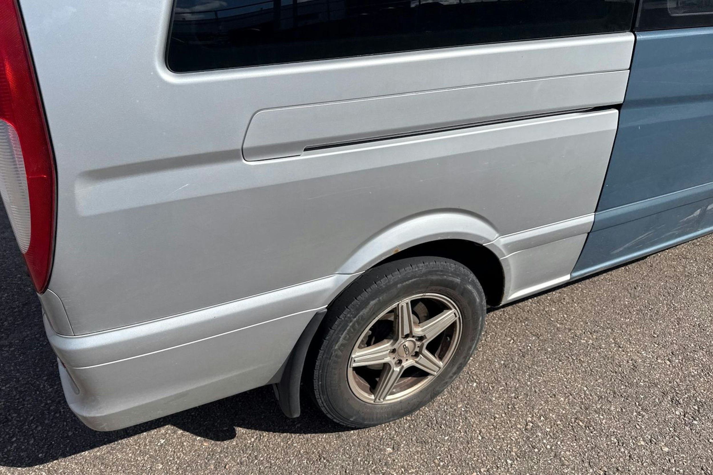 Valkoinen Mercedes-Benz Viano 2006 kuva 43.