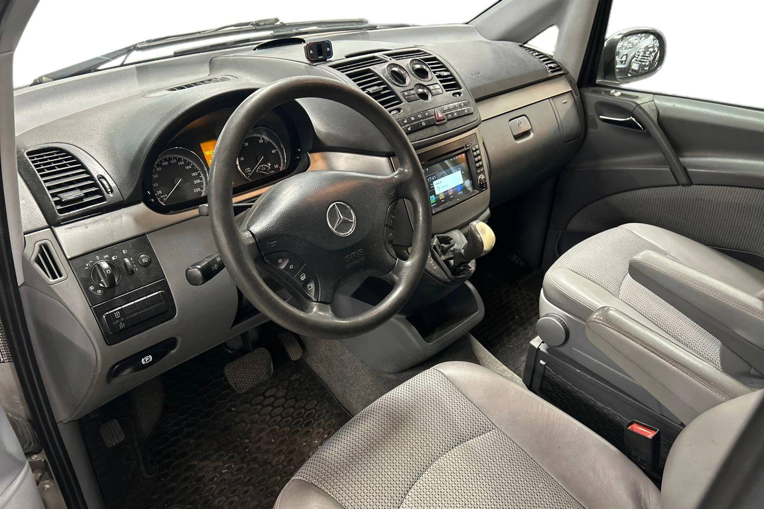 harmaa Mercedes-Benz Viano 2007 kuva 3.