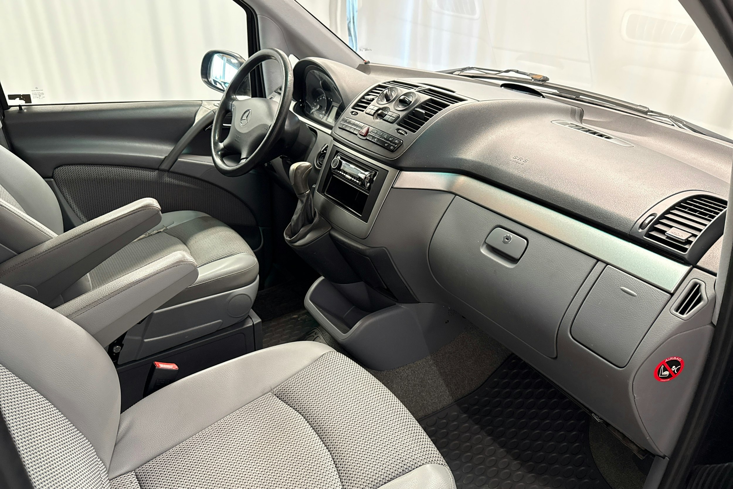 musta Mercedes-Benz Viano 2008 kuva 10.