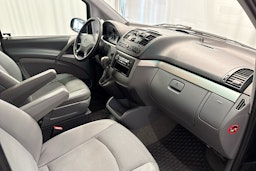 musta Mercedes-Benz Viano 2008 kuva 10.