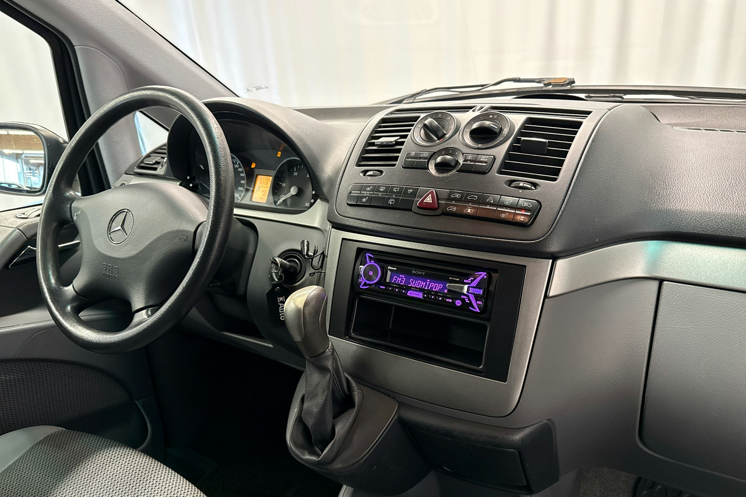 musta Mercedes-Benz Viano 2008 kuva 11.