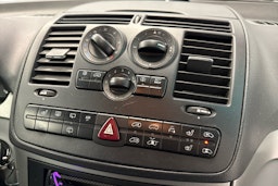 musta Mercedes-Benz Viano 2008 kuva 13.