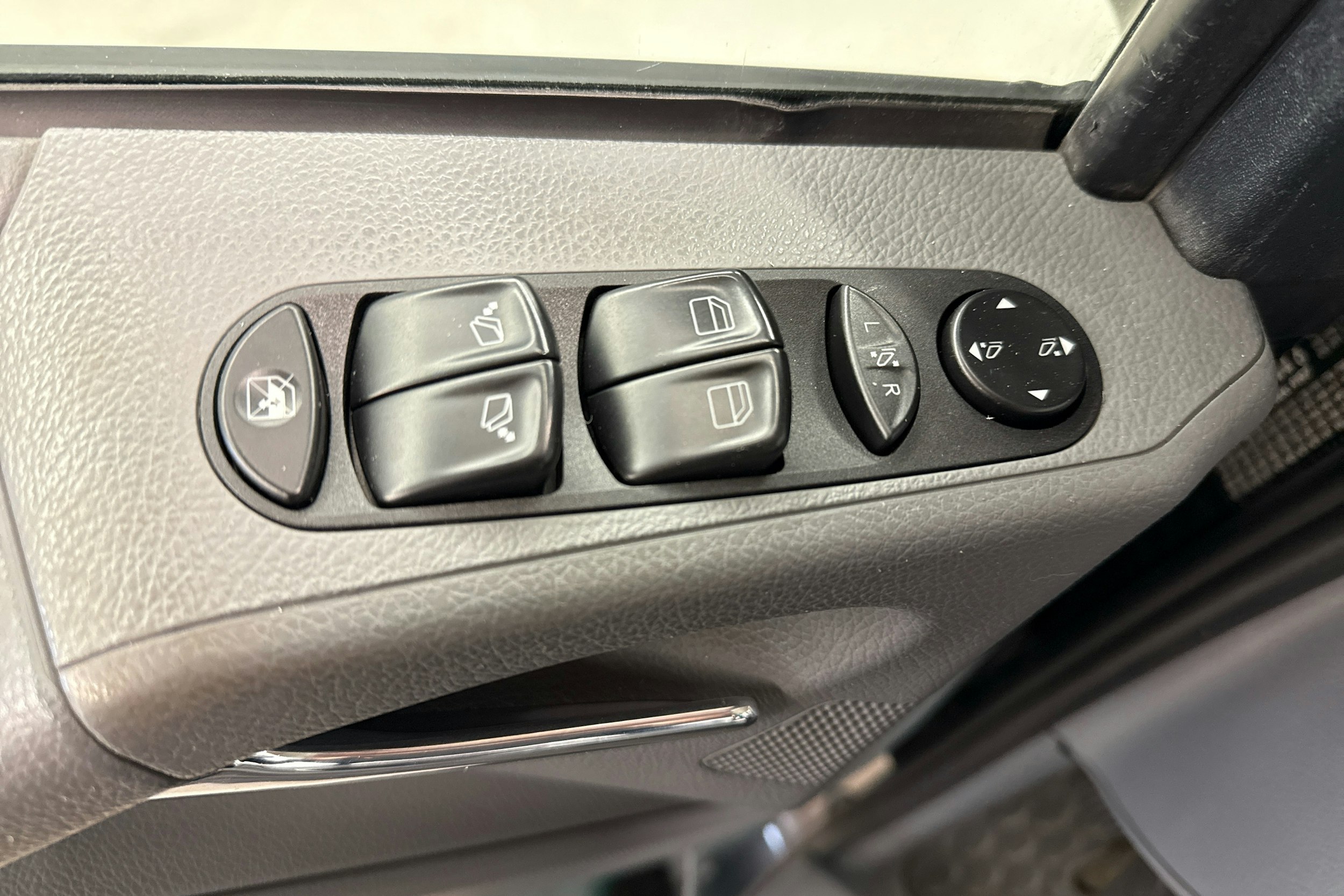 musta Mercedes-Benz Viano 2008 kuva 16.