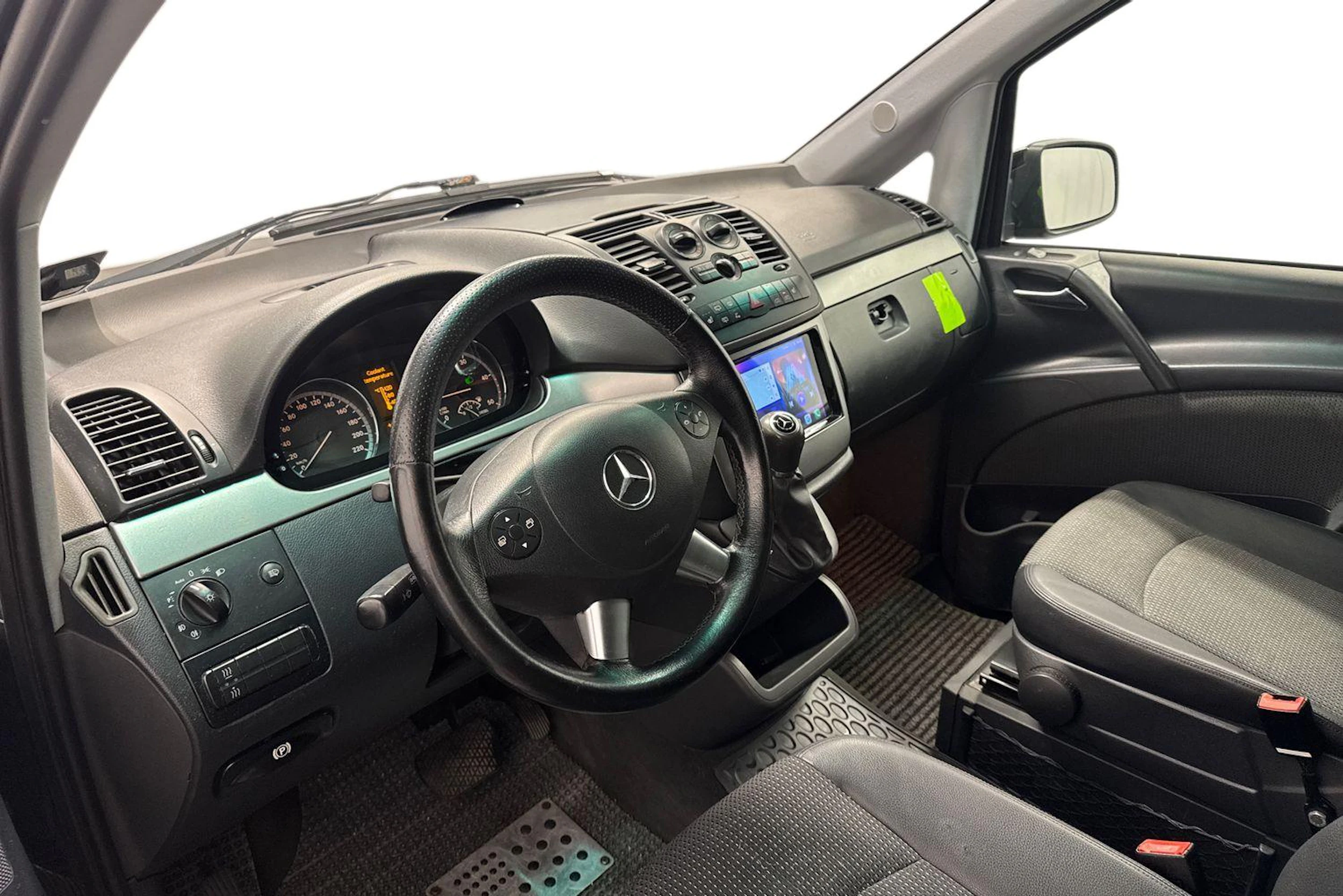 musta Mercedes-Benz Viano 2011 kuva 6.