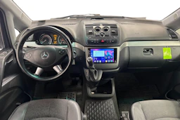 musta Mercedes-Benz Viano 2011 kuva 7.