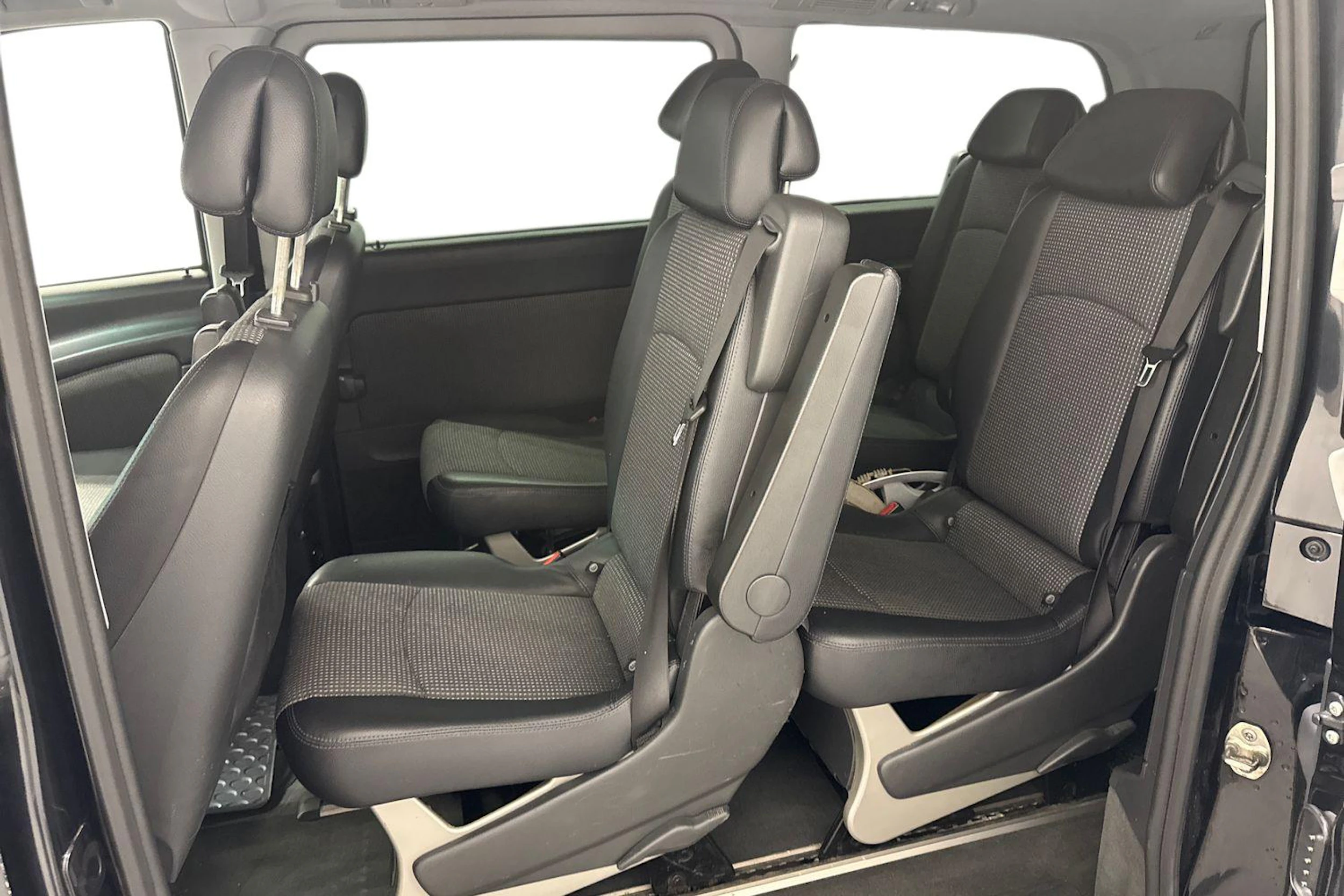 musta Mercedes-Benz Viano 2011 kuva 8.