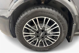 musta Mercedes-Benz Viano 2011 kuva 9.