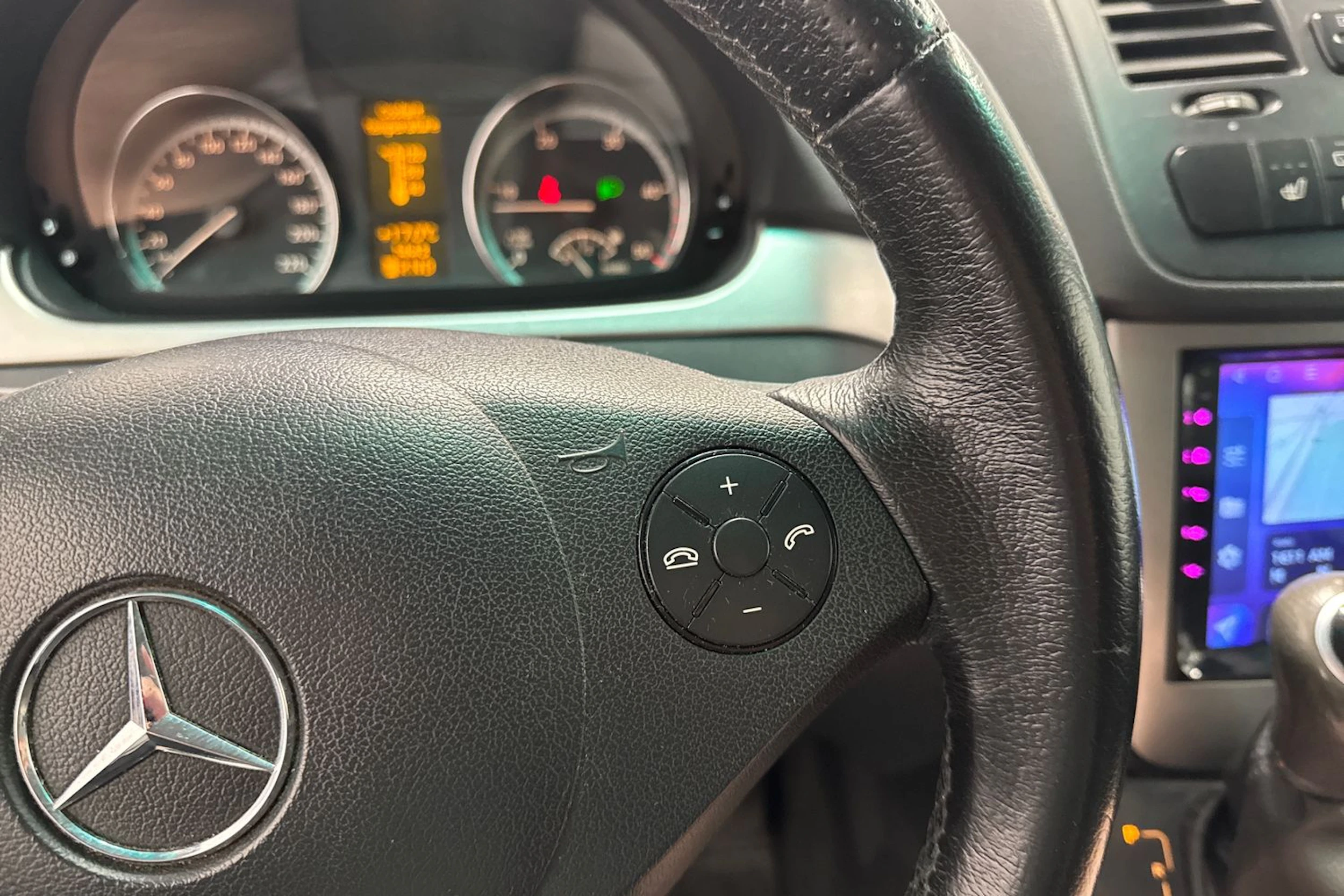 musta Mercedes-Benz Viano 2011 kuva 19.