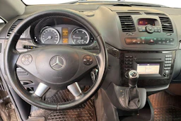 ruskea (beige) Mercedes-Benz Viano 2011 kuva 9.