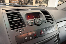 ruskea (beige) Mercedes-Benz Viano 2011 kuva 17.