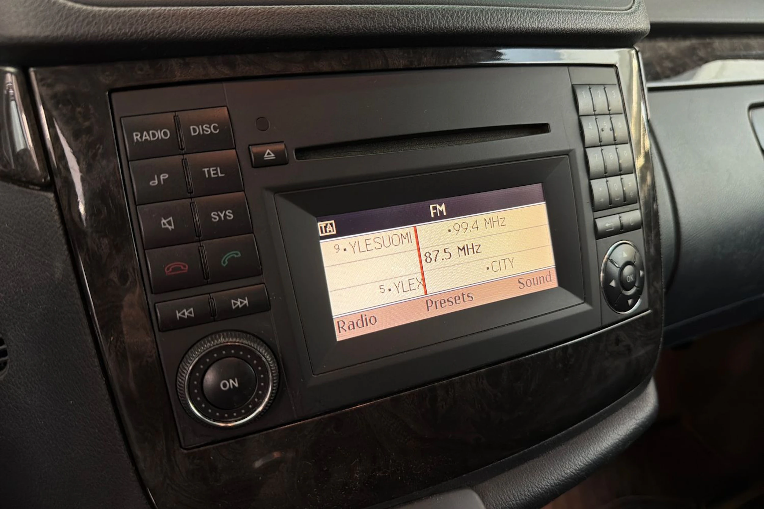 ruskea (beige) Mercedes-Benz Viano 2011 kuva 18.