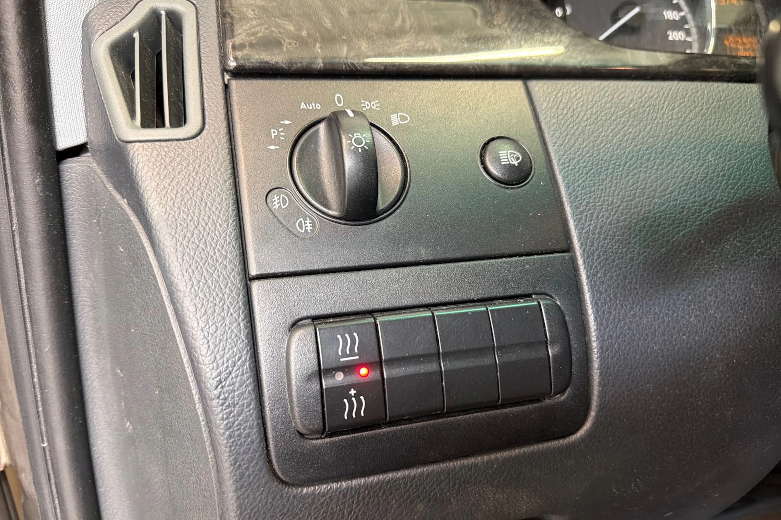 ruskea (beige) Mercedes-Benz Viano 2011 kuva 21.