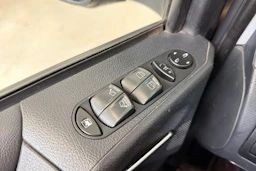 ruskea (beige) Mercedes-Benz Viano 2011 kuva 22.
