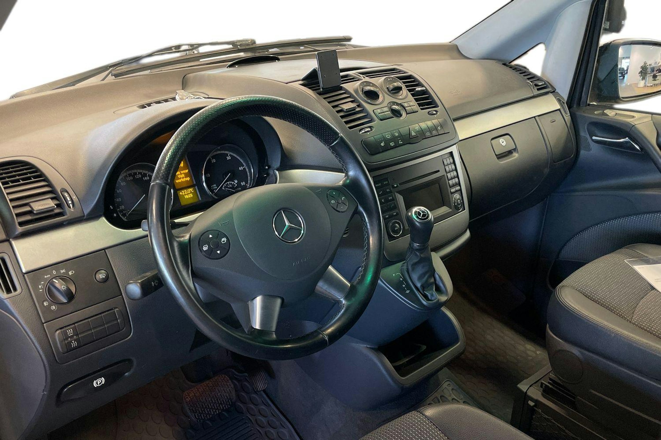 musta Mercedes-Benz Viano 2012 kuva 7.