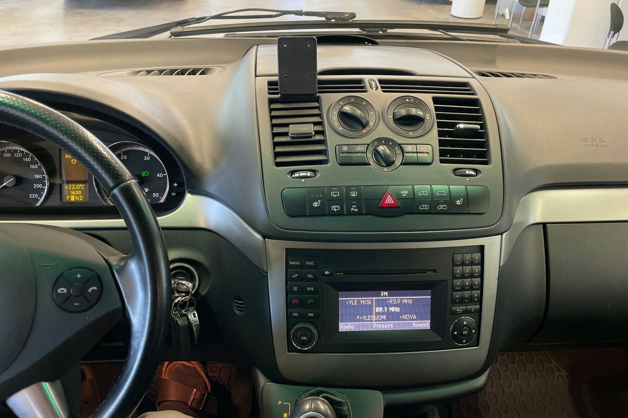 musta Mercedes-Benz Viano 2012 kuva 19.