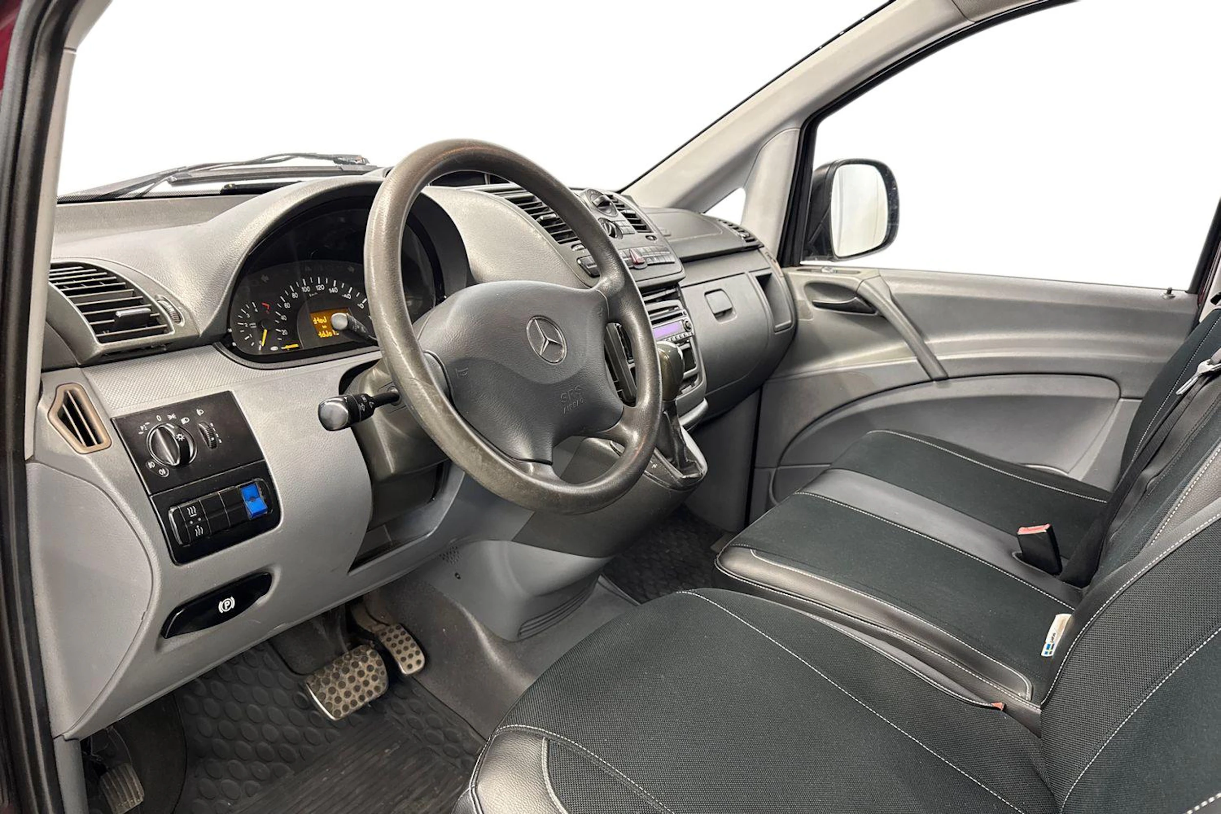 punainen Mercedes-Benz Vito 2006 kuva 8.