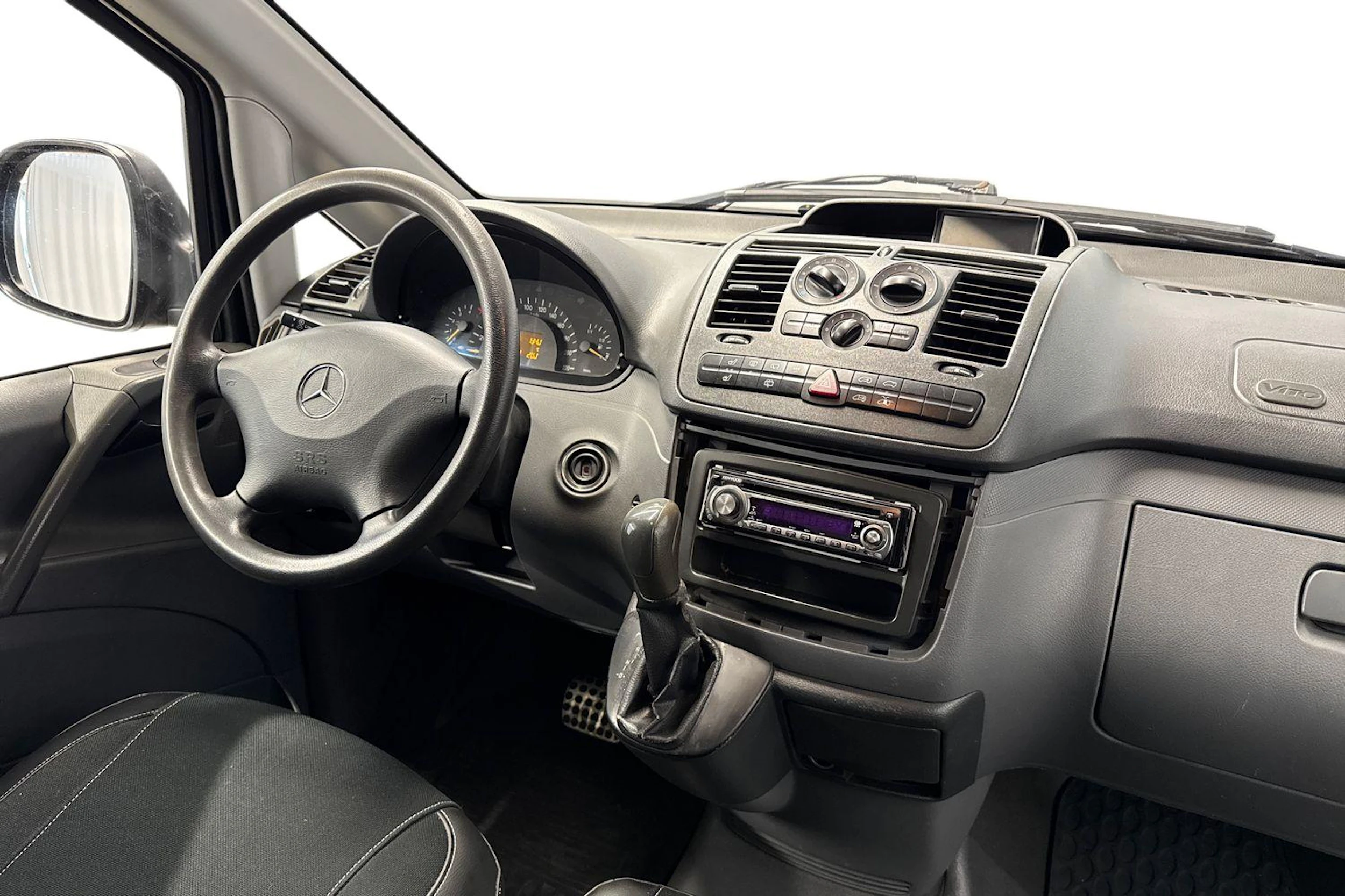 punainen Mercedes-Benz Vito 2006 kuva 11.