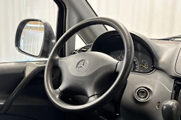 punainen Mercedes-Benz Vito 2006 kuva 13.