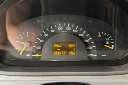 punainen Mercedes-Benz Vito 2006 kuva 15.