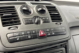 punainen Mercedes-Benz Vito 2006 kuva 18.