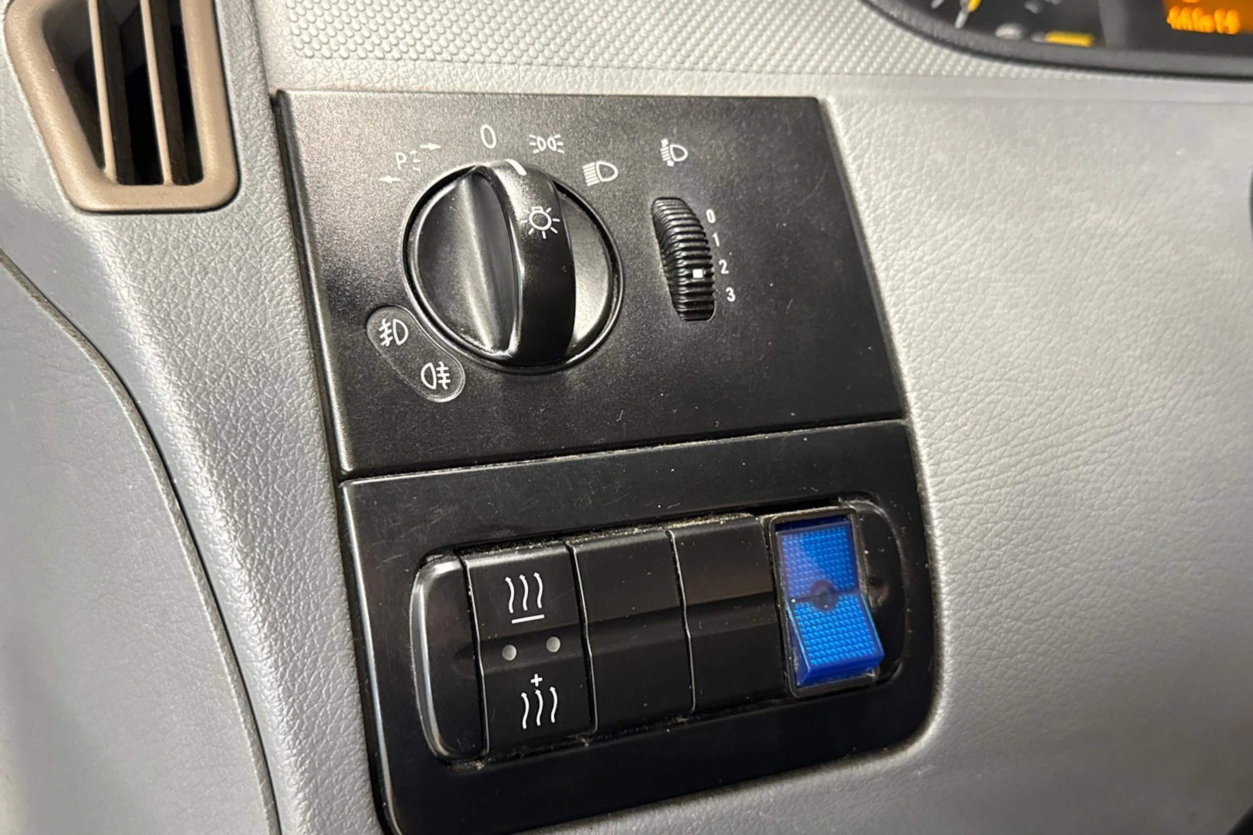 punainen Mercedes-Benz Vito 2006 kuva 19.