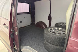 punainen Mercedes-Benz Vito 2006 kuva 21.