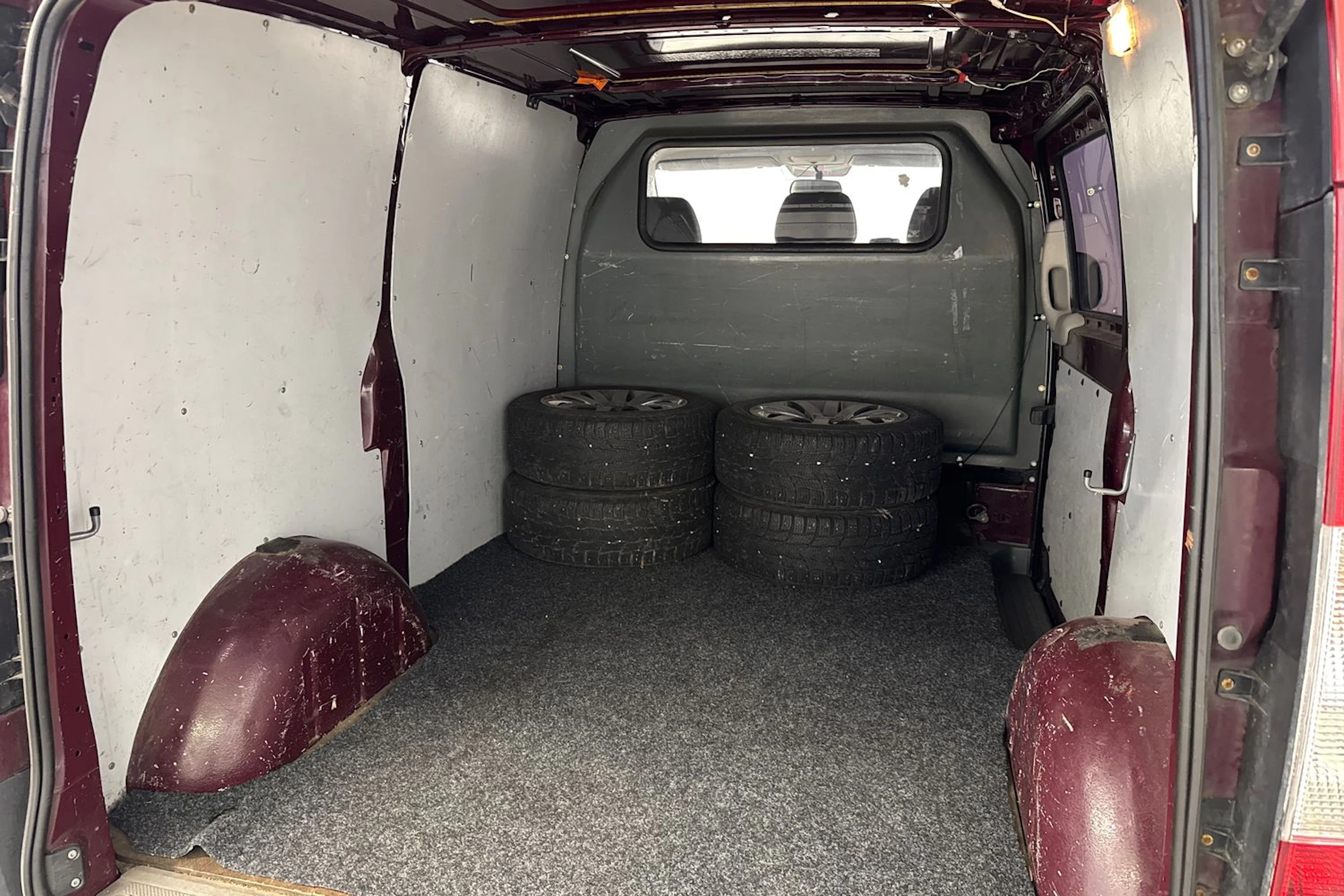 punainen Mercedes-Benz Vito 2006 kuva 24.