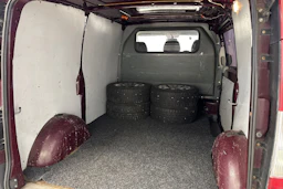 punainen Mercedes-Benz Vito 2006 kuva 24.