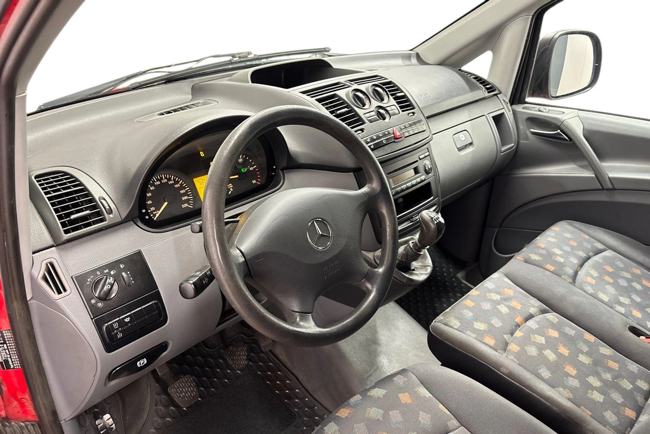 punainen Mercedes-Benz Vito 2007 kuva 6.