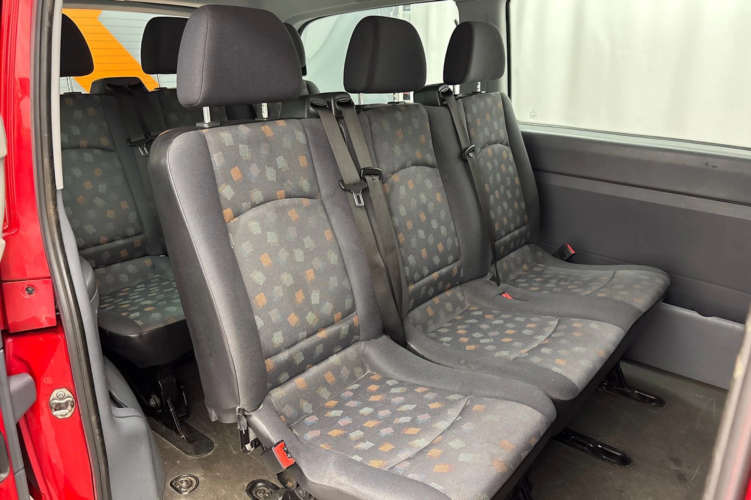 punainen Mercedes-Benz Vito 2007 kuva 11.