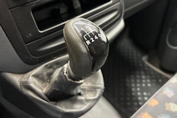 punainen Mercedes-Benz Vito 2007 kuva 16.