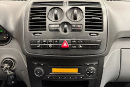 punainen Mercedes-Benz Vito 2007 kuva 17.