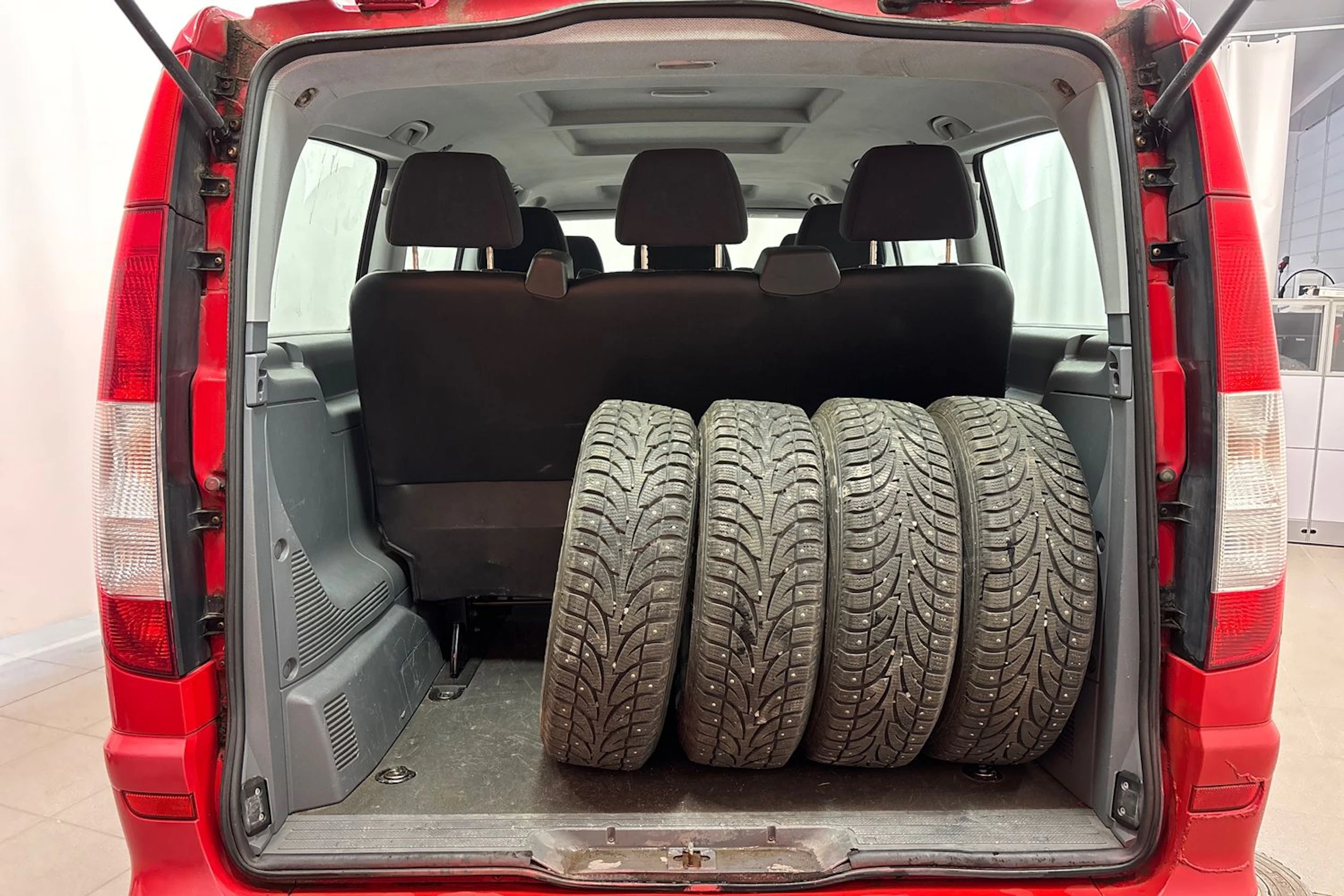 punainen Mercedes-Benz Vito 2007 kuva 41.