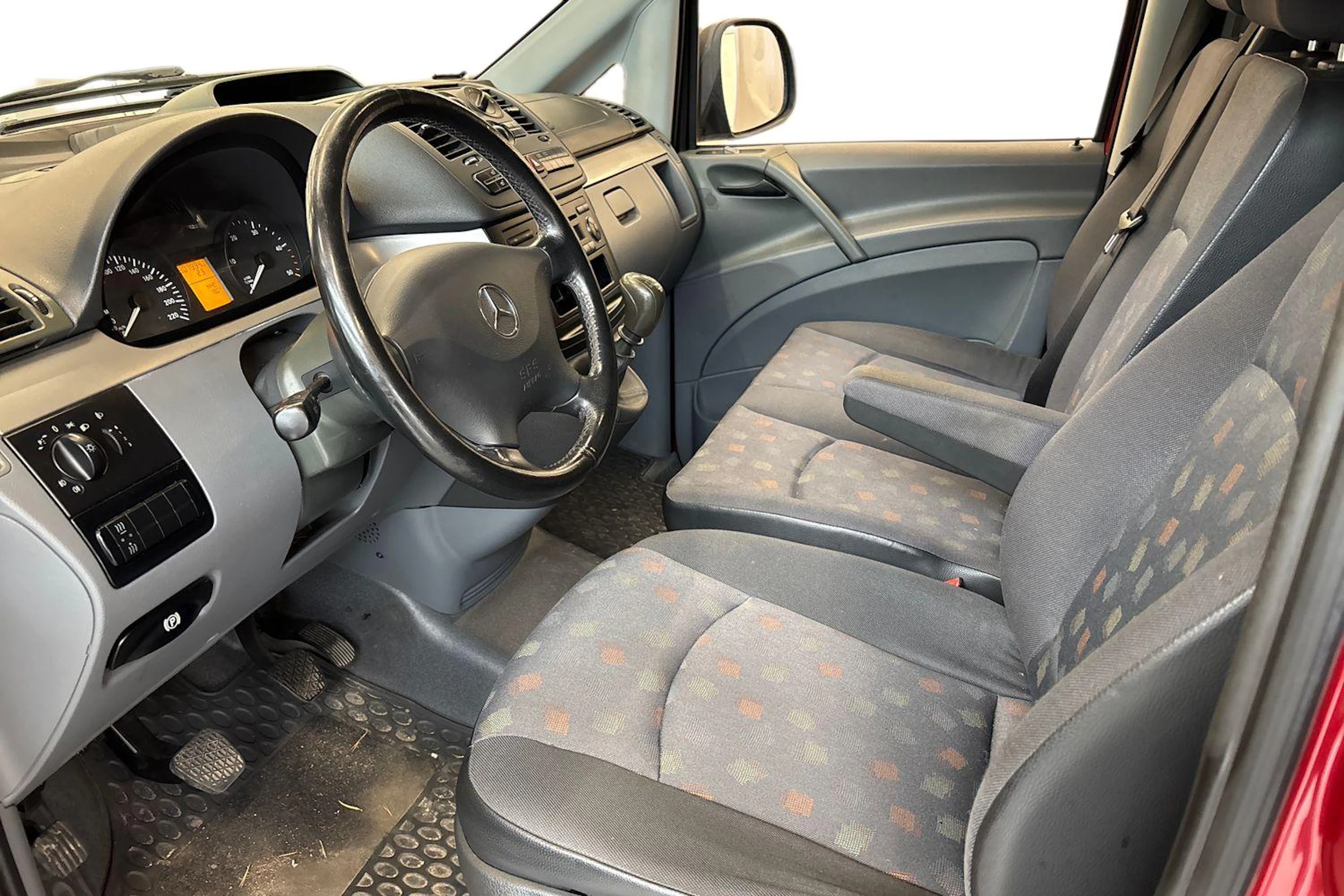 punainen Mercedes-Benz Vito 2008 kuva 3.