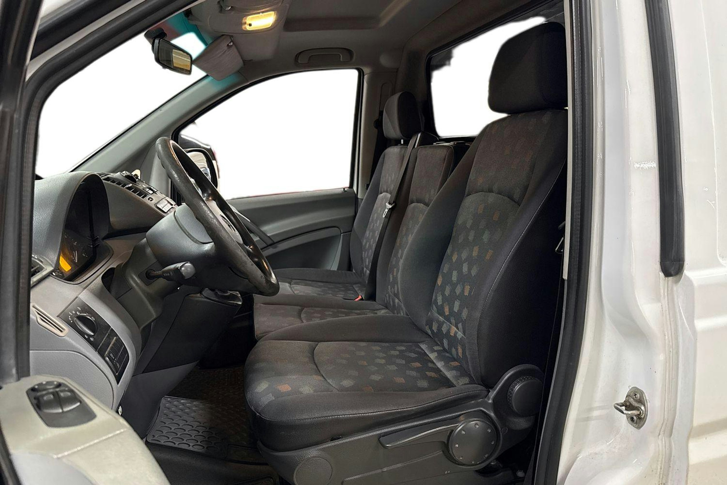 valkoinen Mercedes-Benz Vito 2009 kuva 3.