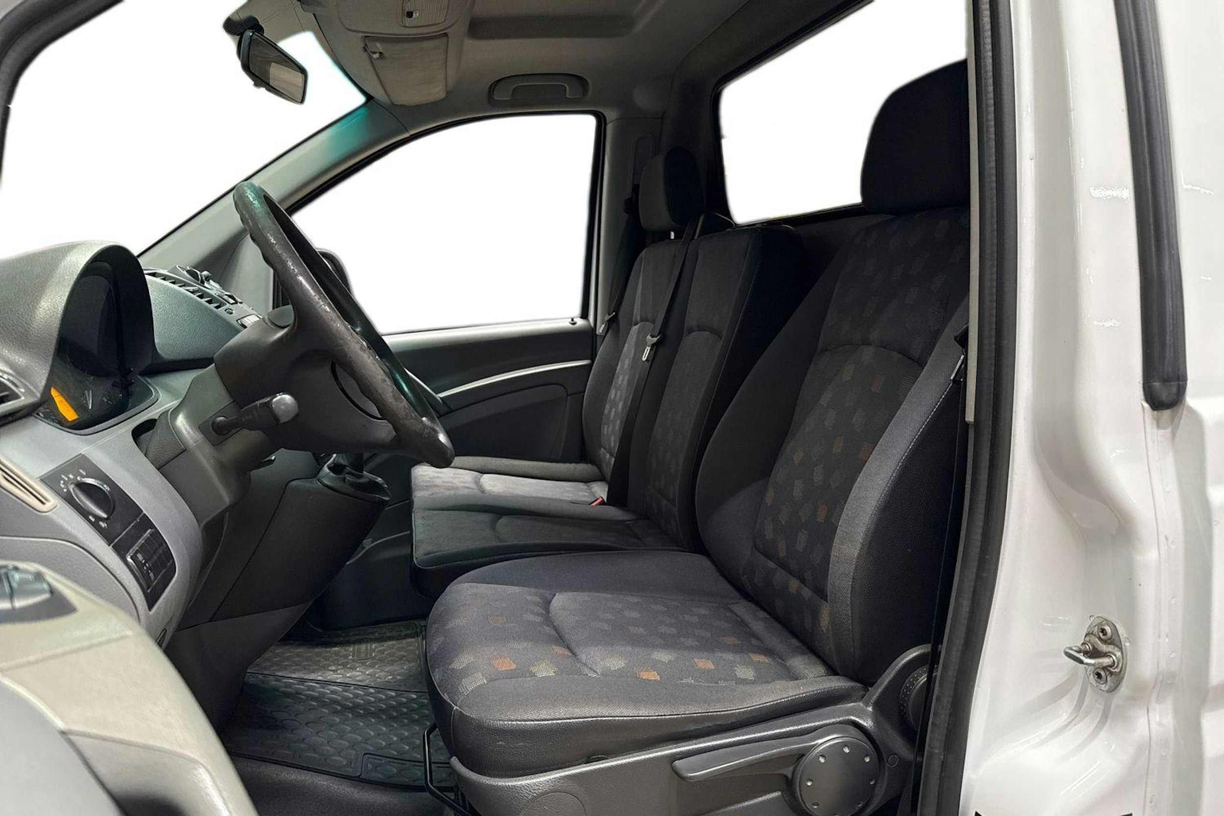 valkoinen Mercedes-Benz Vito 2009 kuva 8.