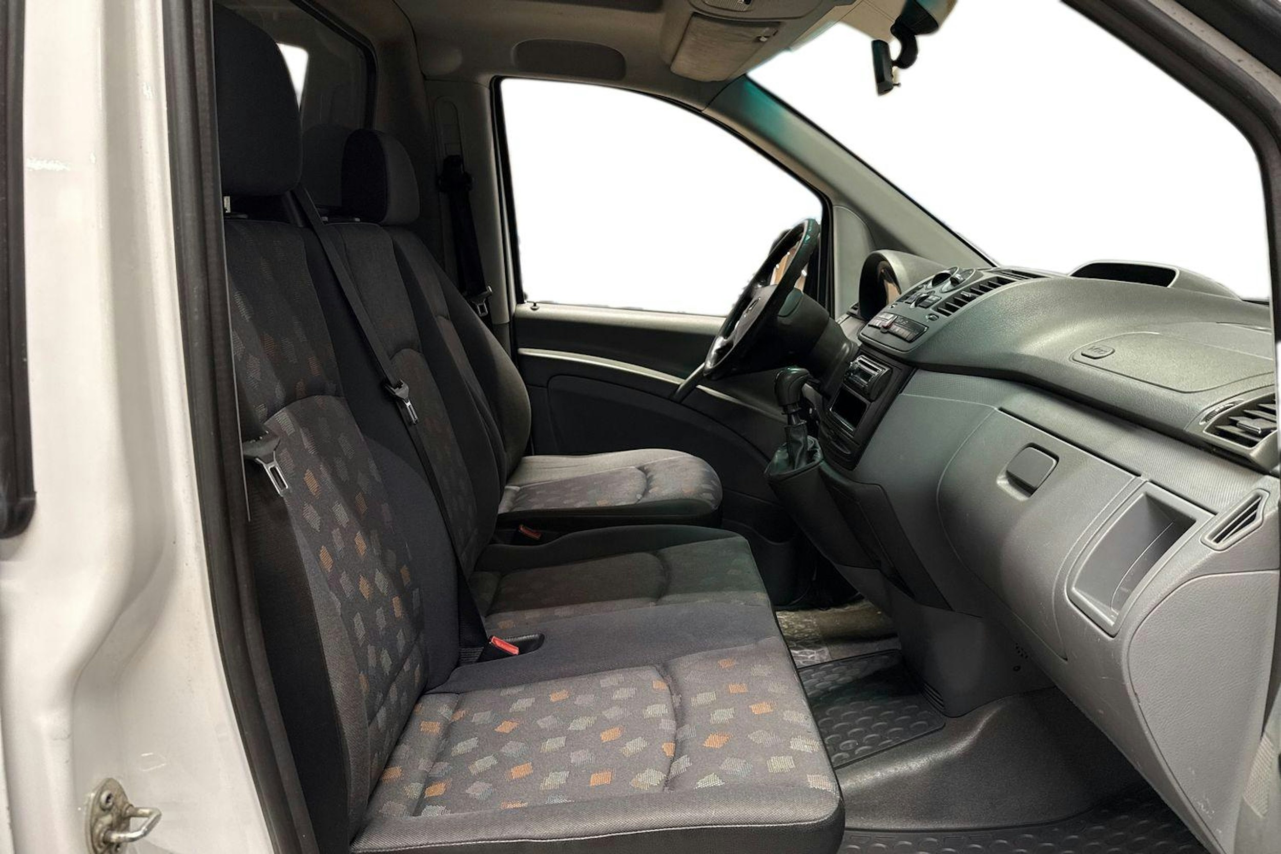 valkoinen Mercedes-Benz Vito 2009 kuva 11.