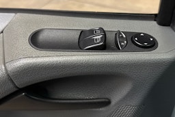 valkoinen Mercedes-Benz Vito 2009 kuva 13.