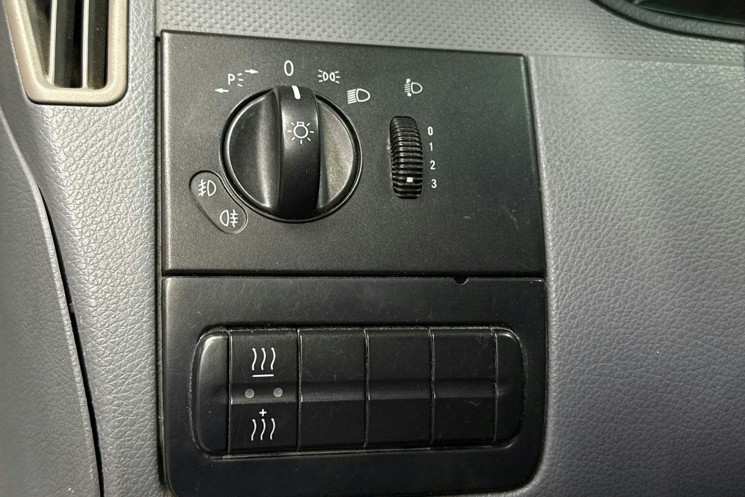 valkoinen Mercedes-Benz Vito 2009 kuva 15.