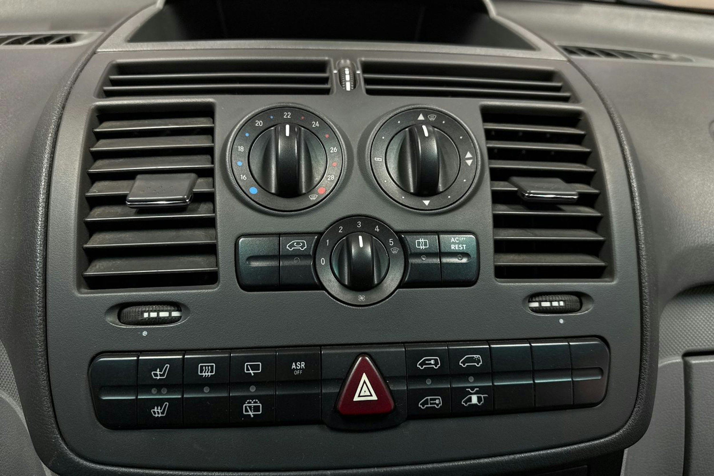 valkoinen Mercedes-Benz Vito 2009 kuva 17.