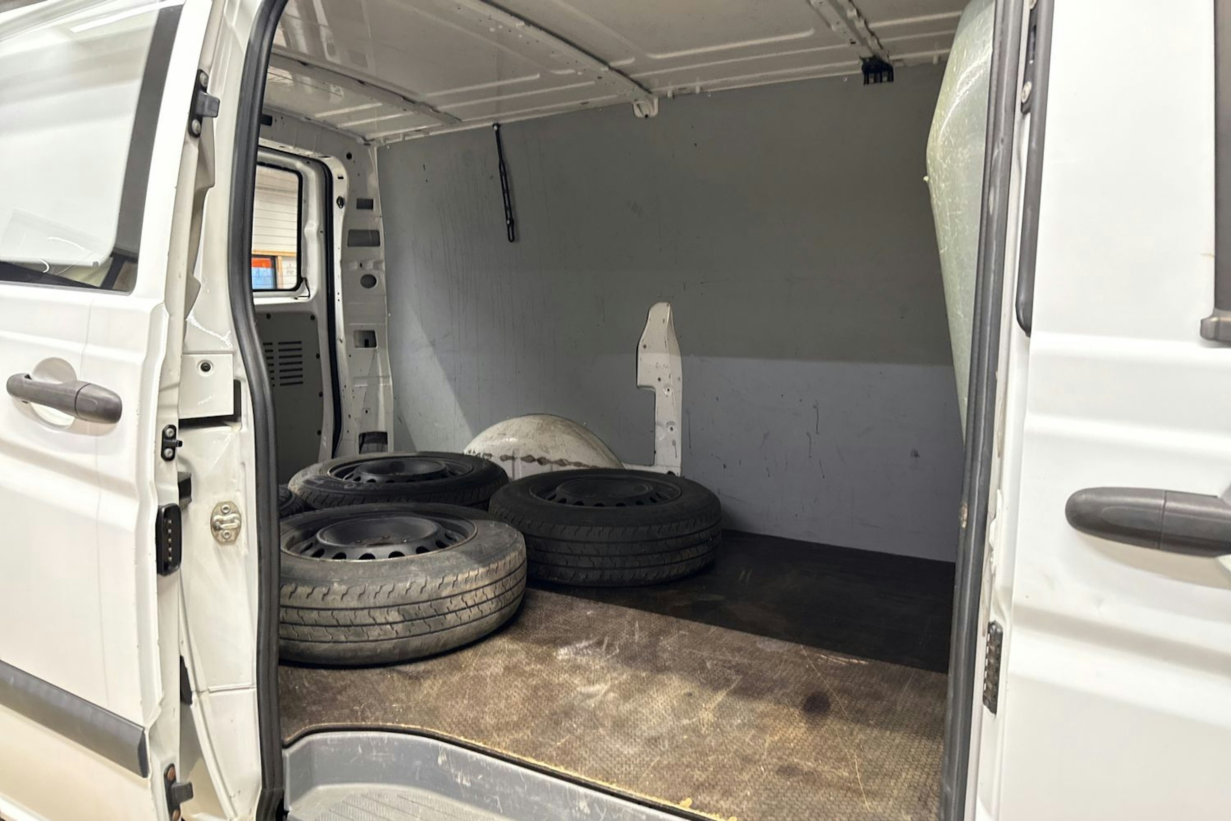 valkoinen Mercedes-Benz Vito 2009 kuva 19.