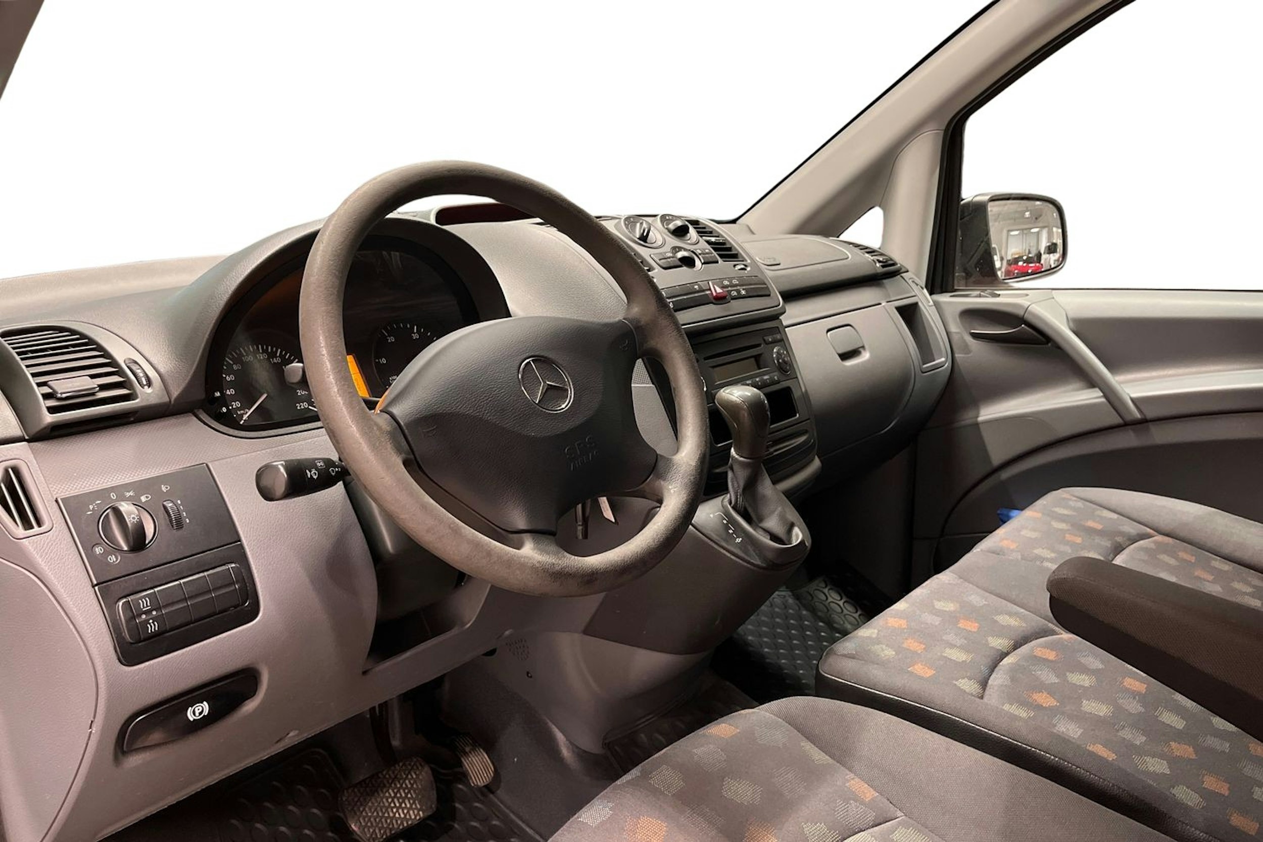 Punainen Mercedes-Benz VITO 2010 kuva 7.