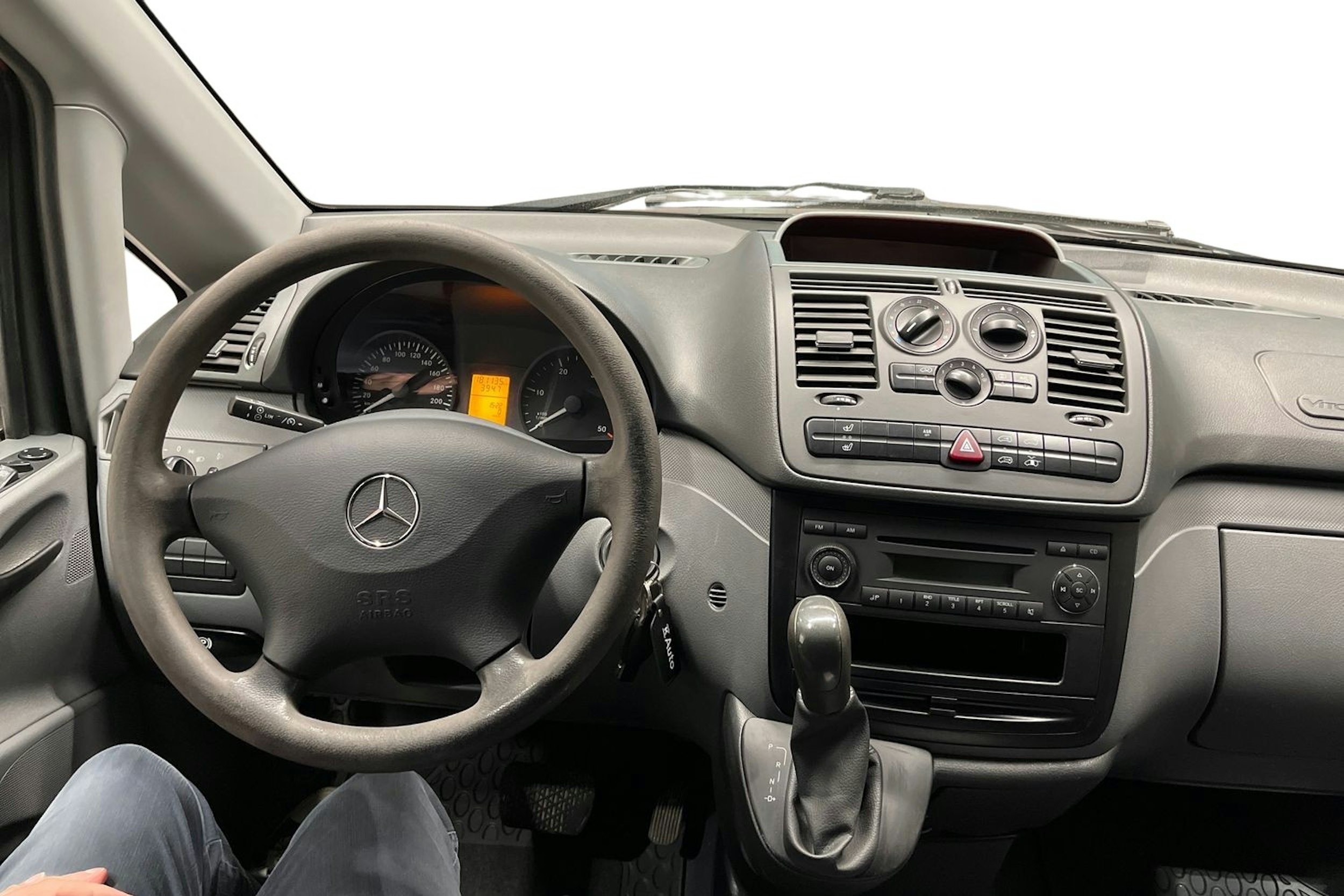 Punainen Mercedes-Benz VITO 2010 kuva 9.