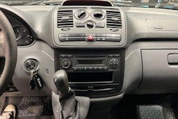 Punainen Mercedes-Benz VITO 2010 kuva 12.