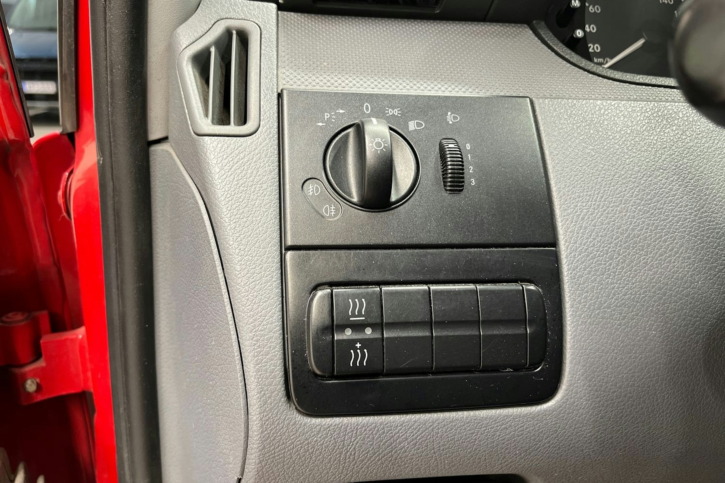 Punainen Mercedes-Benz VITO 2010 kuva 13.