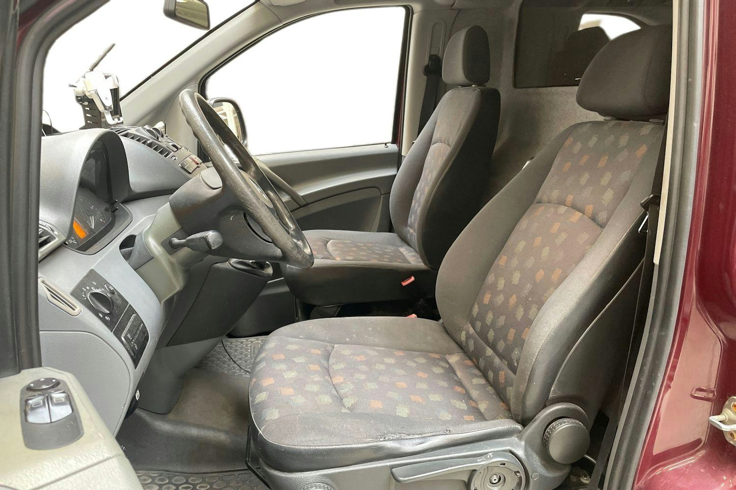 punainen Mercedes-Benz Vito 2010 kuva 7.