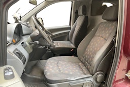 punainen Mercedes-Benz Vito 2010 kuva 7.